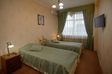 Двухместный полулюкс два места в номере в Гостинице Факел